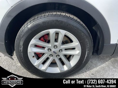 Used 2015 Ford Explorer XLT image 30