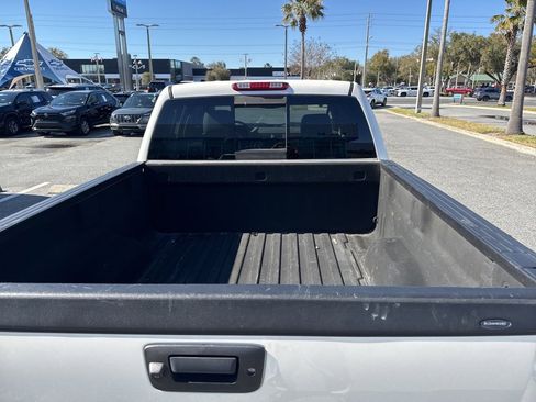 Used 2010 GMC Sierra 1500 SLT w/ White Diamond Tricoat Edition image 5