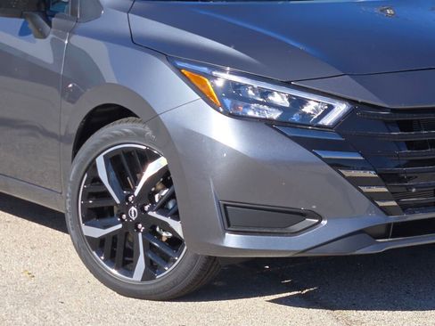 Used 2025 Nissan Versa SR w/ Trunk Package image 4