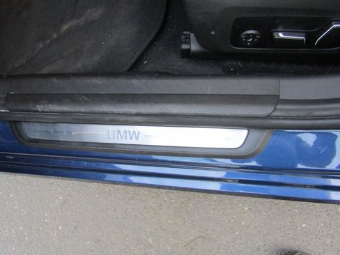 Used 2024 BMW 330e xDrive image 40