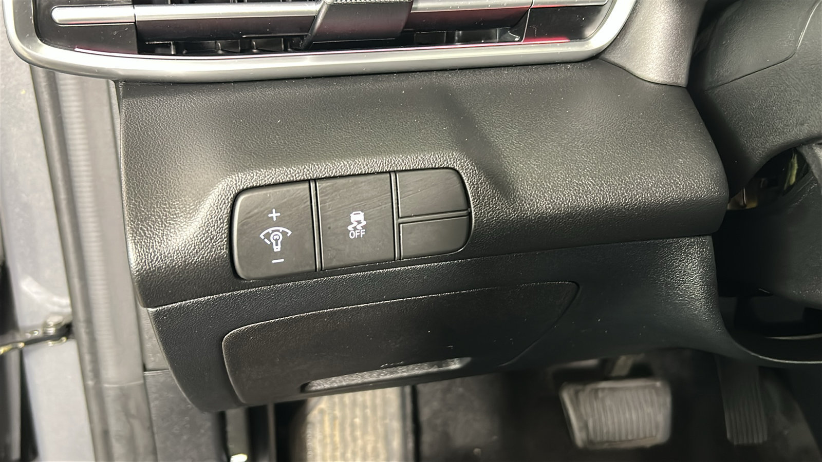 Used 2024 Hyundai Elantra SEL w/ Convenience Package FWD image 24