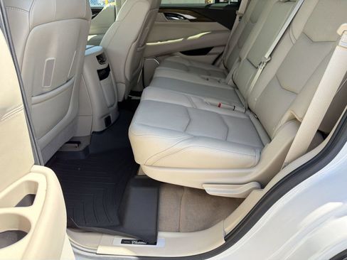 Used 2020 Cadillac Escalade Premium Luxury AWD/4WD image 22