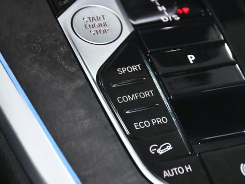 Used 2023 BMW X7 xDrive40i w/ M Sport Package image 48