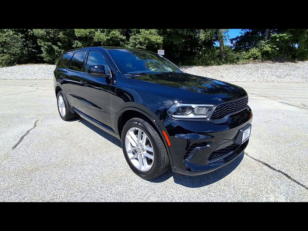 Used 2025 Dodge Durango GT AWD/4WD image 2
