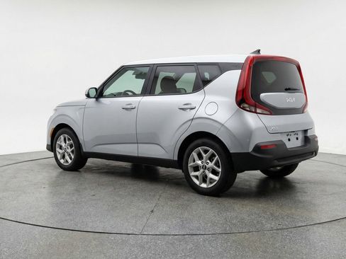 Used 2025 Kia Soul LX w/ LX Technology Package image 5