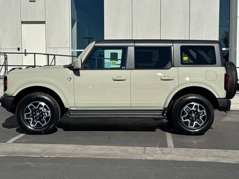 New 2025 Ford Bronco Outer Banks image 6