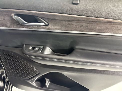 Used 2024 Jeep Grand Cherokee L Limited w/ Luxury Tech Group II image 18