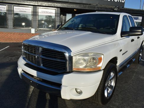 Used 2006 Dodge Ram 1500 Truck Laramie w/ Trailer Tow Group image 2