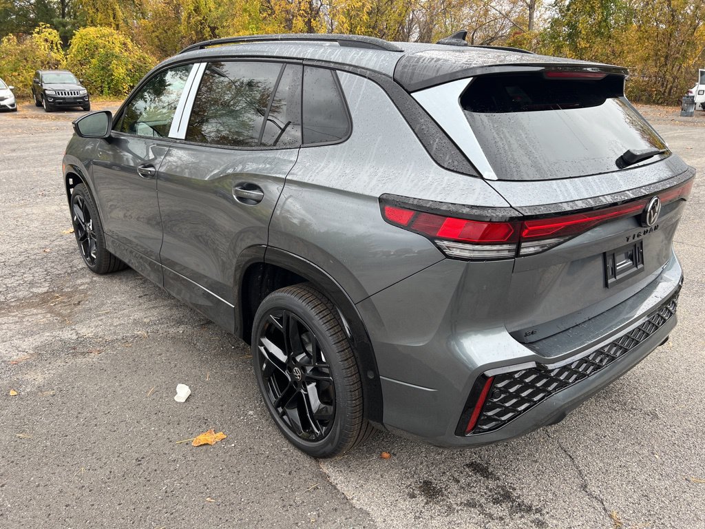 New 2026 Volkswagen Tiguan SE R-Line AWD/4WD image 13