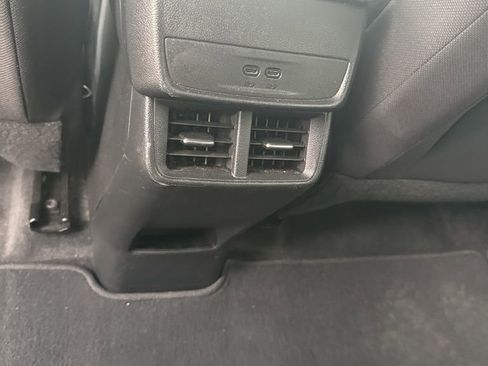 Used 2025 Chevrolet Equinox LT image 37