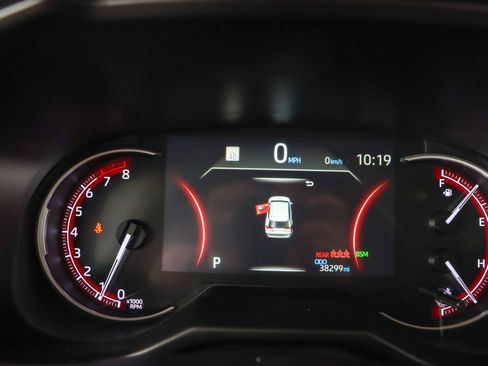 Used 2023 Toyota RAV4 XLE w/ Convenience Package FWD image 15