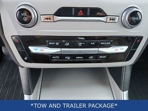 Used 2023 Ford Explorer XLT w/ Equipment Group 202A image 15