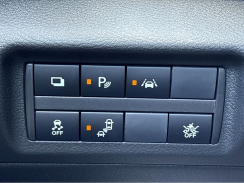 Certified 2025 Nissan Kicks Play S image 13