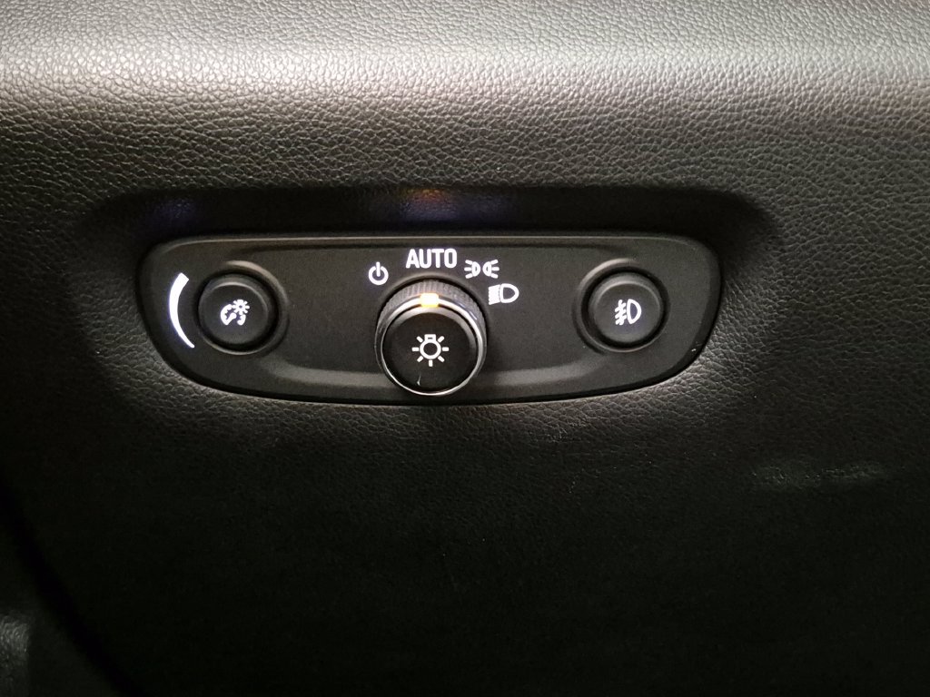 Used 2020 Chevrolet Traverse LT AWD/4WD image 18
