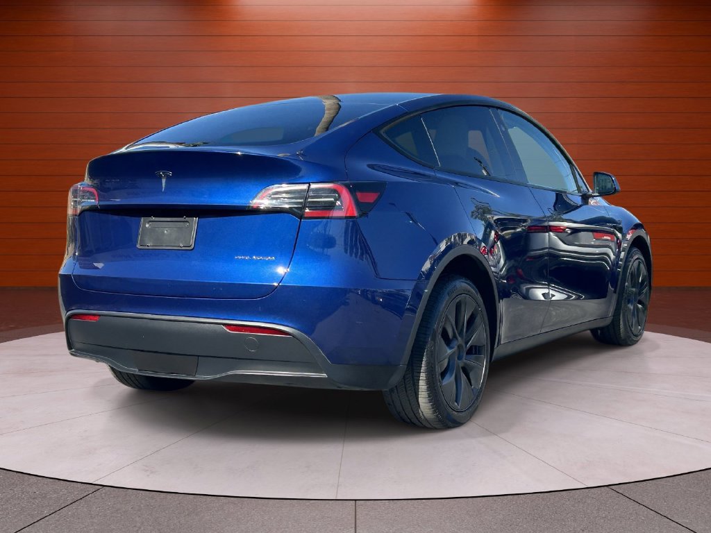 Used 2023 Tesla Model Y AWD image 4