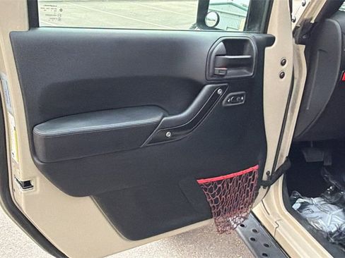 Used 2017 Jeep Wrangler Rubicon image 12