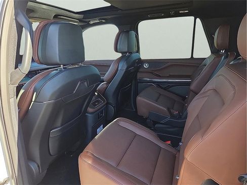 New 2025 Lincoln Navigator L Reserve image 9