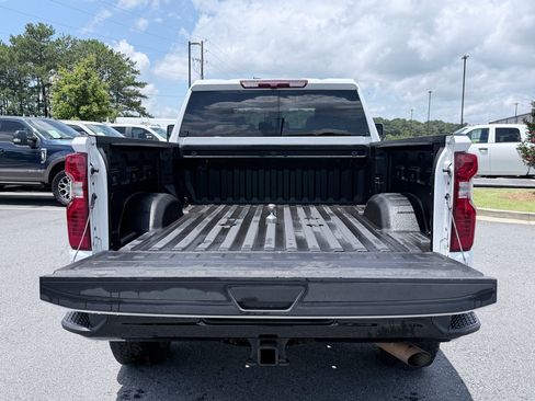 Used 2024 Chevrolet Silverado 2500 Custom w/ Custom Value Package AWD/4WD image 9