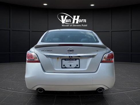 Used 2015 Nissan Altima 2.5 S w/ Sport Value Package FWD image 6