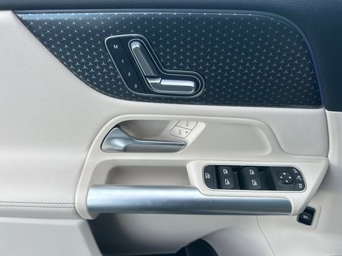 Certified 2025 Mercedes-Benz GLA 250 4MATIC image 10