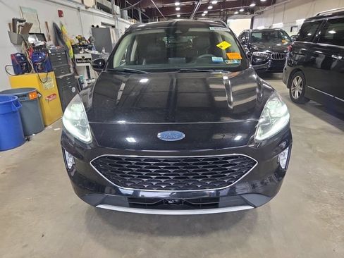 Used 2020 Ford Escape Titanium AWD/4WD image 3