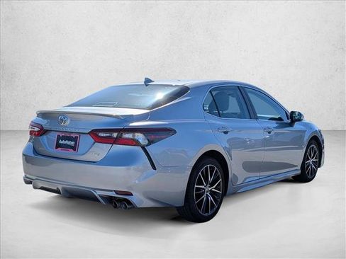 Used 2024 Toyota Camry SE FWD image 5