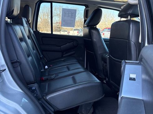 Used 2010 Mercury Mountaineer Premier image 12