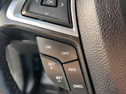 Used 2024 Ford Edge SEL image 15