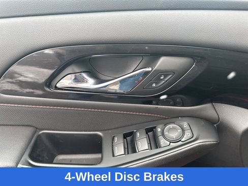 Used 2023 Chevrolet Traverse RS AWD/4WD image 10
