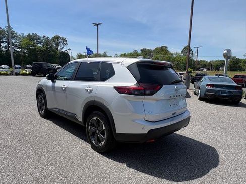 Used 2025 Nissan Rogue SV FWD image 5