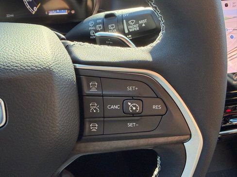 New 2025 Jeep Grand Cherokee L Limited image 17