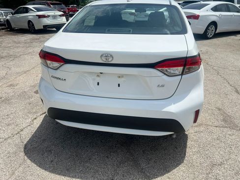 Used 2022 Toyota Corolla LE FWD image 6
