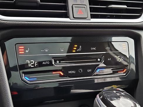 New 2026 Volkswagen Taos SE AWD/4WD image 15