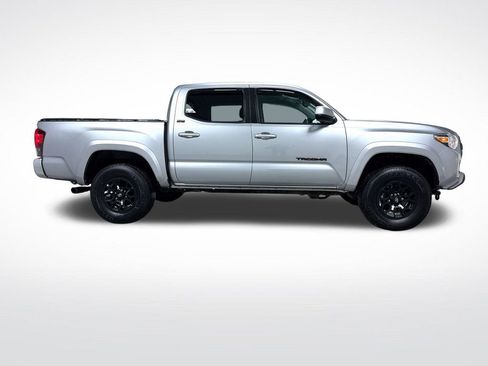 Certified 2022 Toyota Tacoma SR5 image 2