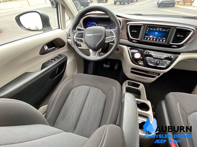 Used 2021 Chrysler Voyager L FWD image 30