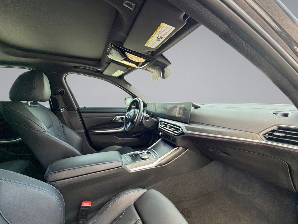 Used 2023 BMW M340i RWD image 15