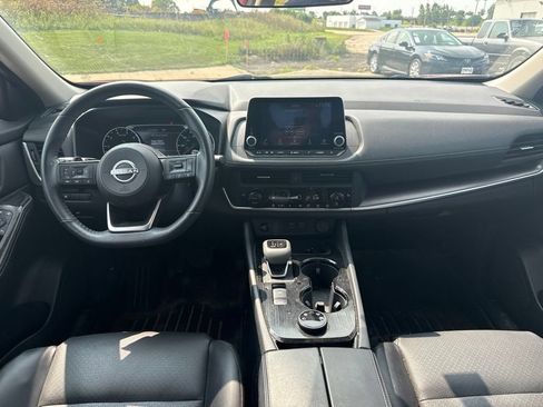 Used 2024 Nissan Rogue SV w/ SV Premium Package AWD/4WD image 12