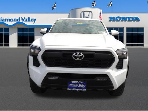 Used 2025 Toyota Tacoma TRD Off-Road AWD/4WD image 2