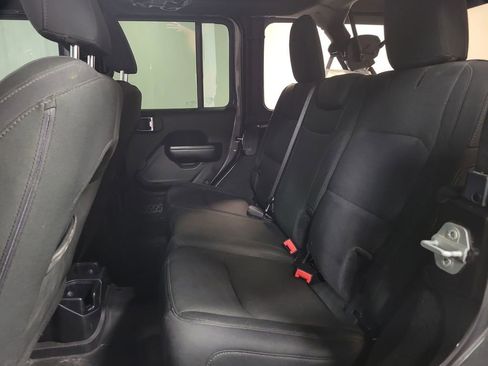 Used 2018 Jeep Wrangler Unlimited Sport S image 21