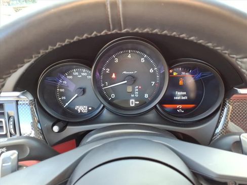 Used 2023 Porsche Macan Turbo image 21