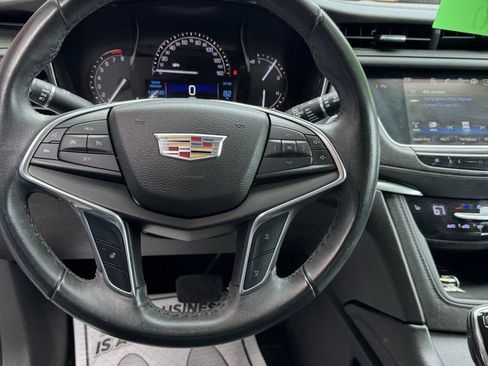 Used 2017 Cadillac XT5 Luxury AWD/4WD image 8