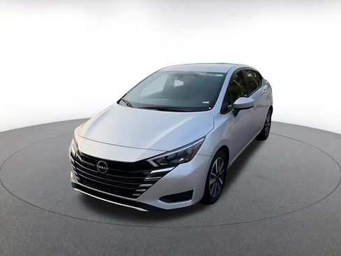 Used 2025 Nissan Versa SV FWD image 7