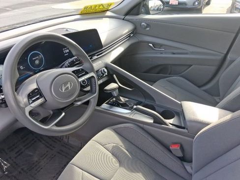 Used 2024 Hyundai Elantra SEL image 15