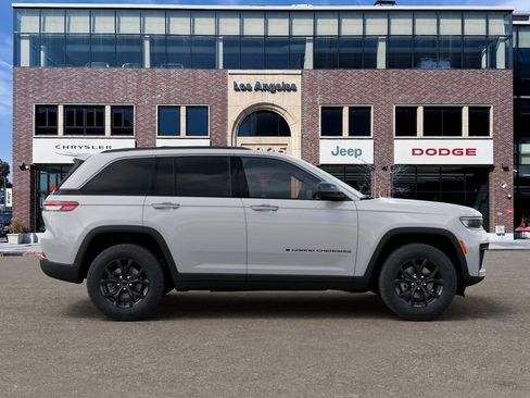 New 2026 Jeep Grand Cherokee Altitude AWD/4WD image 21