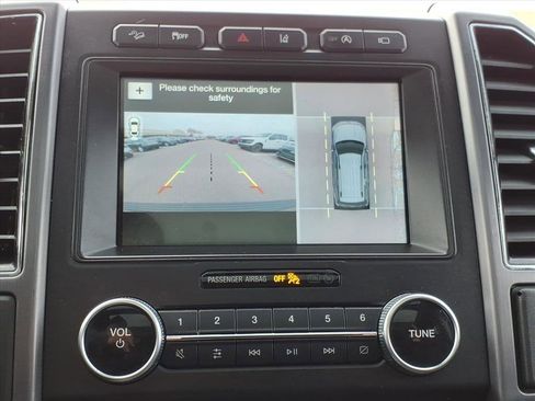 Certified 2018 Ford Expedition Platinum image 19