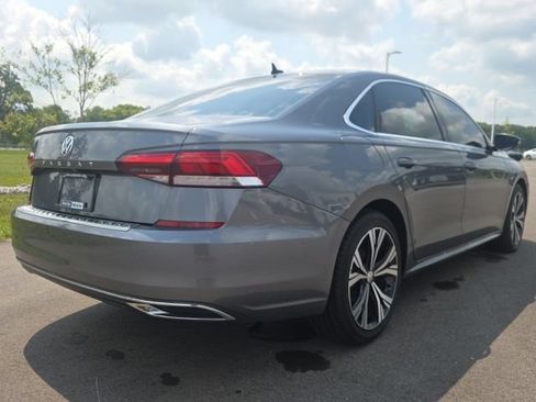 Used 2022 Volkswagen Passat 2.0T SE FWD image 8
