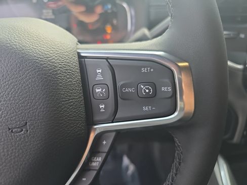 New 2026 RAM 2500 Laramie AWD/4WD image 17