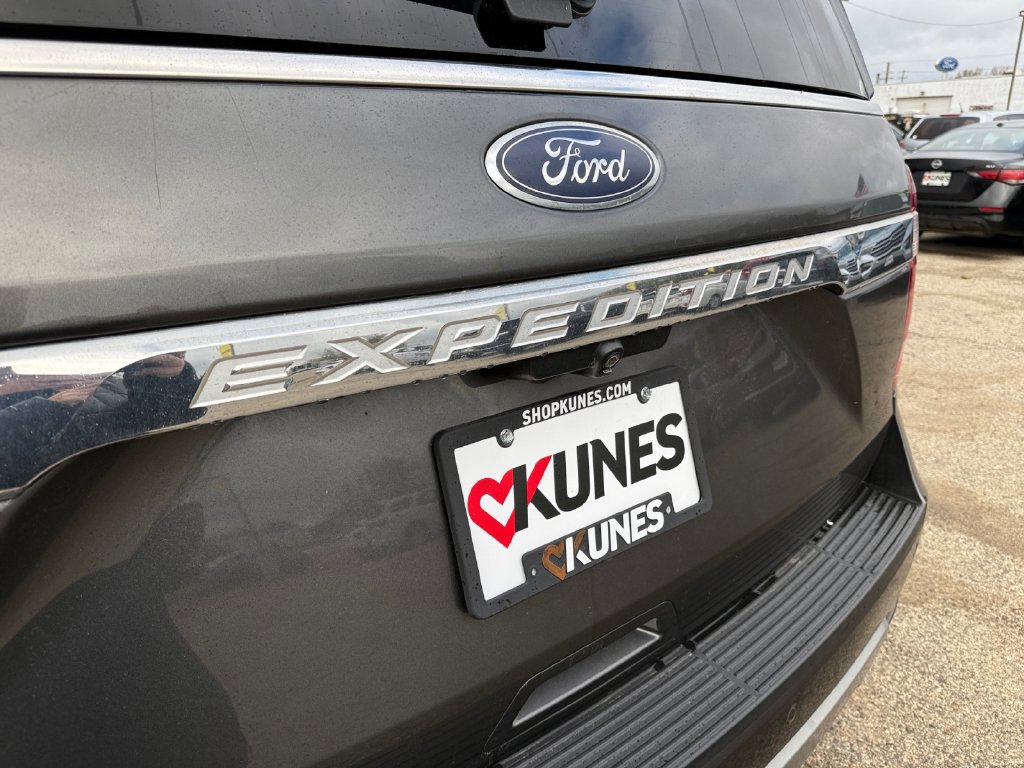 Used 2020 Ford Expedition XLT w/ Equipment Group 202A AWD/4WD image 15
