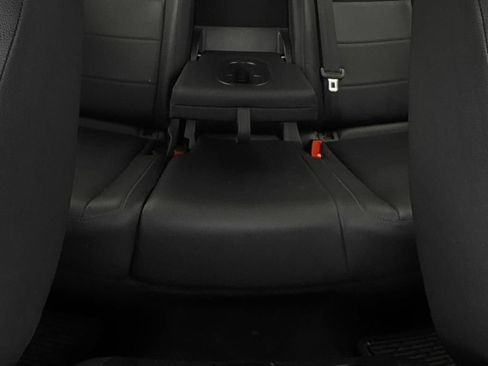 Used 2020 Volkswagen Tiguan SE AWD/4WD image 13