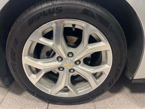 Used 2018 Chevrolet Volt Premier FWD image 38